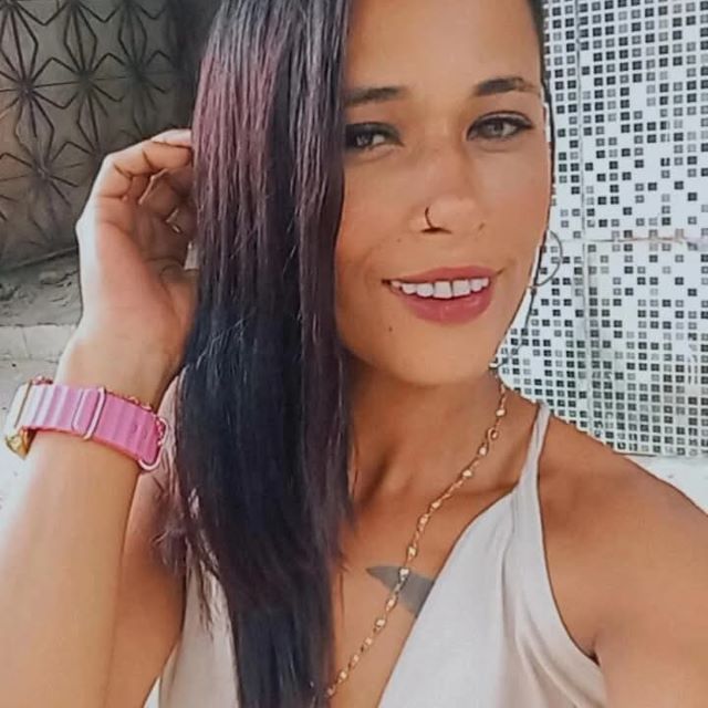 Mulher é encontrada morta em praia de Mangaratiba; corpo tinha marcas de violência