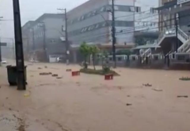 Petrópolis volta a registrar fortes chuvas e Defesa Civil aciona alerta Petrópolis volta a registrar fortes chuvas e Defesa Civil aciona alerta