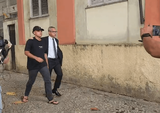 Vitor Hugo Oliveira Simonin, de 18 anos, se entregou nesta quarta-feira (4) | SBT Rio