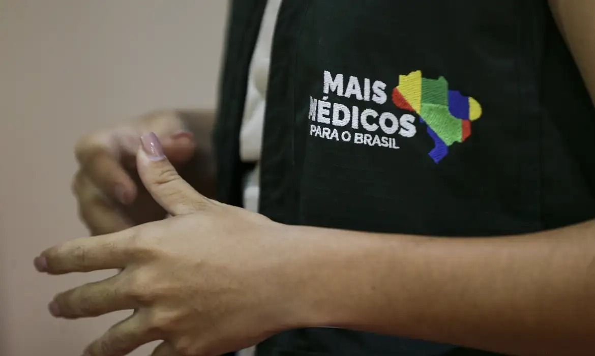 1,5 mil profissionais do Mais Médicos participam de treinamento