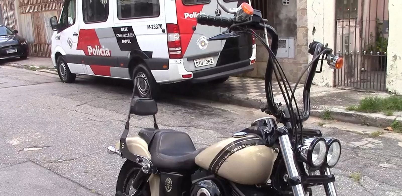 Homem mata motociclista com chave de fenda em briga de trânsito em SP