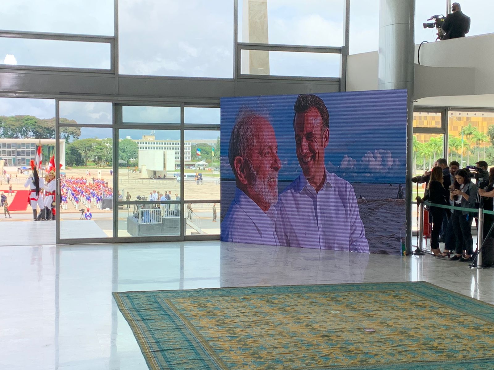 Macron encerra visita ao Brasil em reunião com Lula no Planalto
