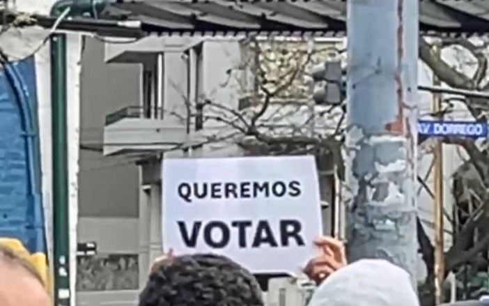 Venezuelanos encaram dificuldades para se registrarem para votar | Reprodução SBT Brasil