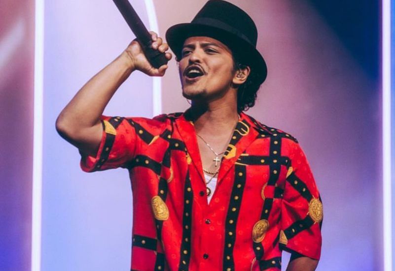 Bruno Mars anuncia show no Brasil.
