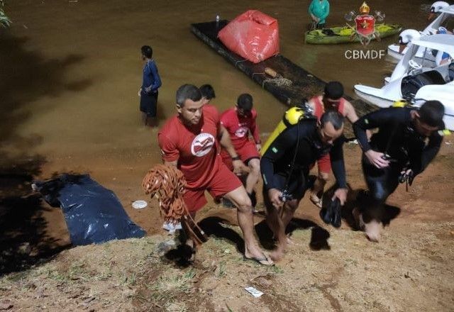 Dupla de mergulhadores encontrou corpo de adolescente cinco minutos após início das buscas | Divulgação/CBMDF