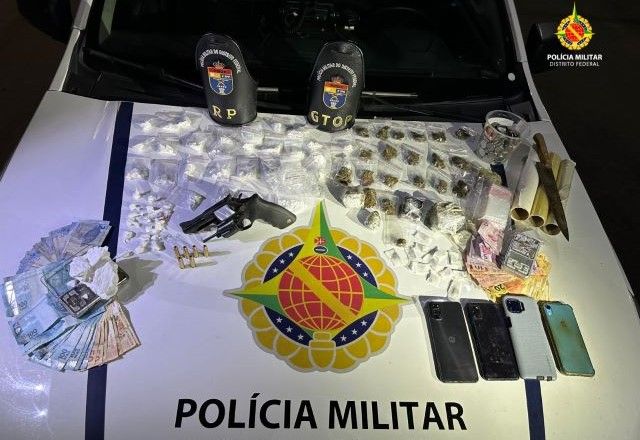 Policiais encontraram drogas em caixas de bebidas e um revólver com munições em uma geladeira | Divulgação/PMDF