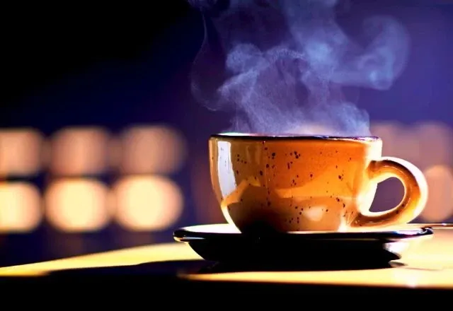 Análise de dados associa redução no risco de câncer com consumo de chá e café | Reprodução / SBT