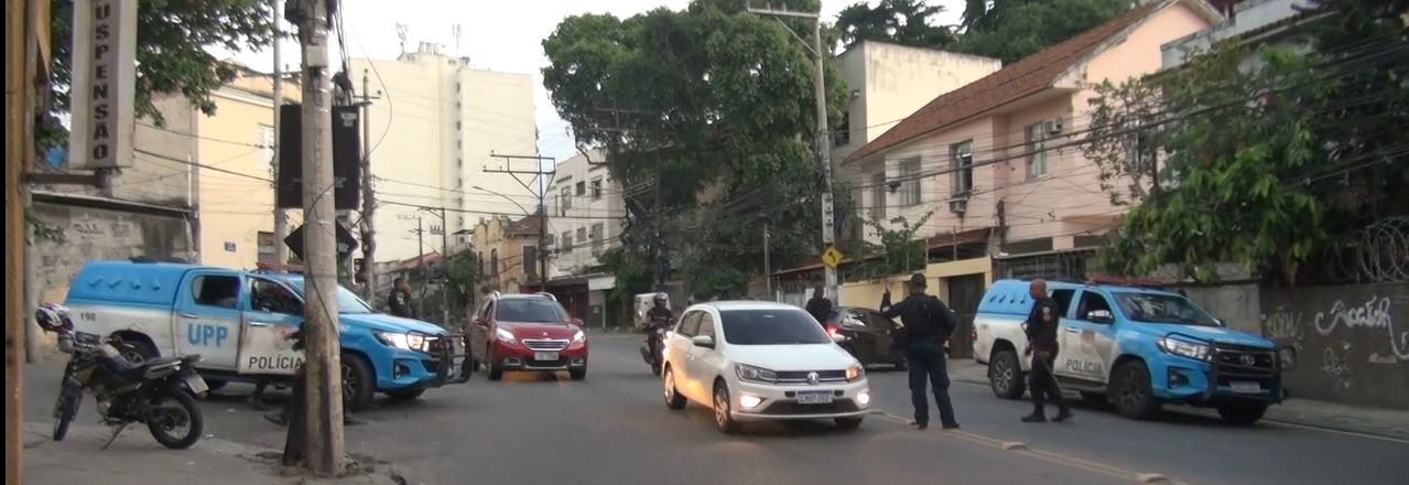Guerra do tráfico assusta moradores e afeta ônibus no Engenho Novo. | SBT
