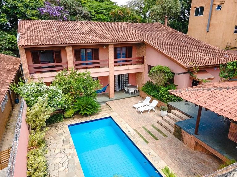 Vista aérea de casa onde estava o influenciador Hytalo Santos | Reprodução/Polícia Civil