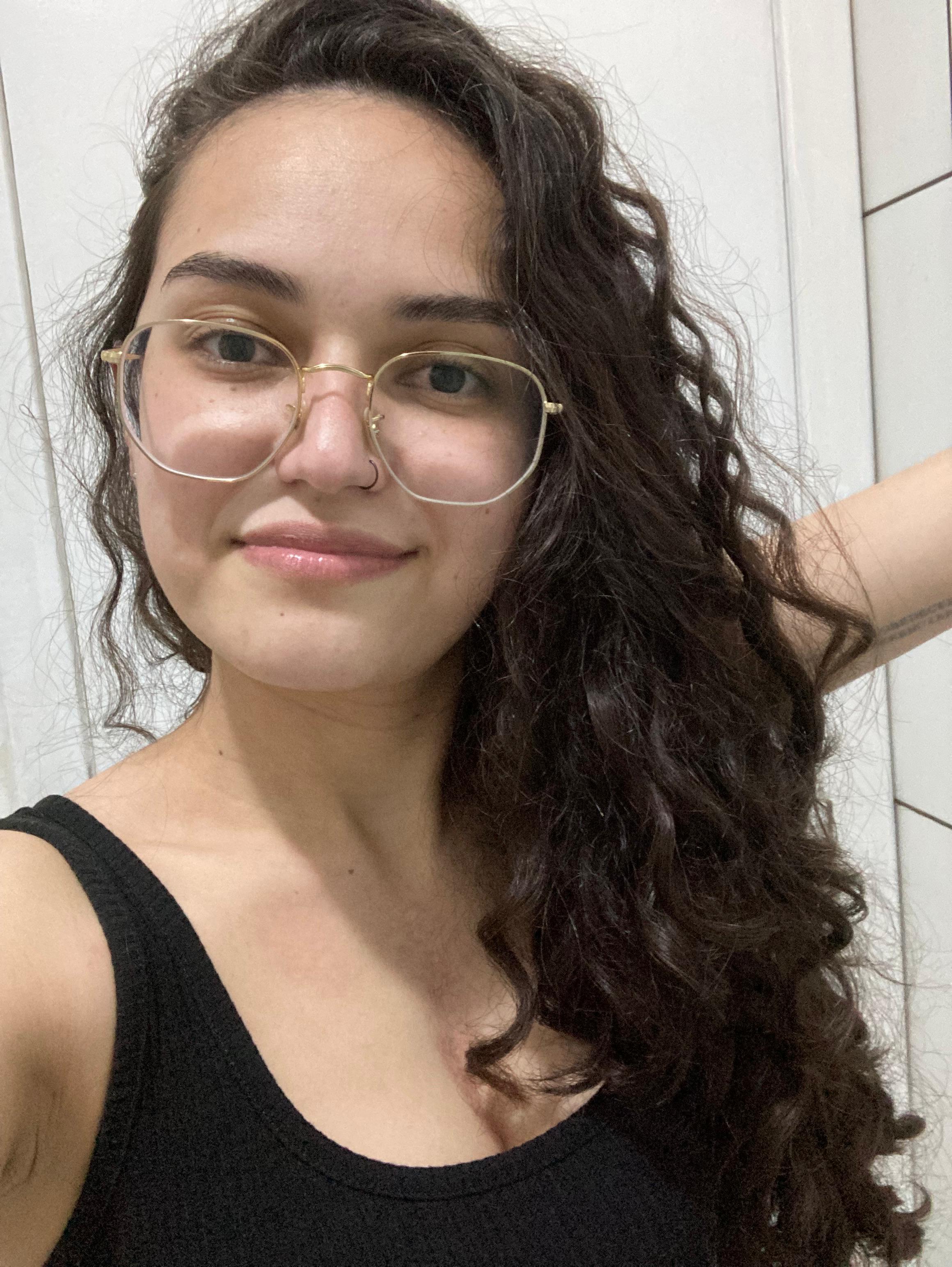 Emanuelle Menezes