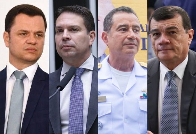 Da esquerda para a direita: Anderson Torres, Alexandre Ramagem, Almir Garnier Santos e Paulo Sérgio Nogueira