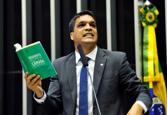 Cabo Daciolo se filia ao Brasil 35 e lança pré-candidatura à Presidência Cabo Daciolo se filia ao Brasil 35 e lança pré-candidatura à Presidência