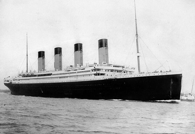 O RMS Titanic foi construído para ser o navio mais luxuoso e seguro da época, mas naufragou após colidir com um iceberg | Reprodução/Wikimidia Commons