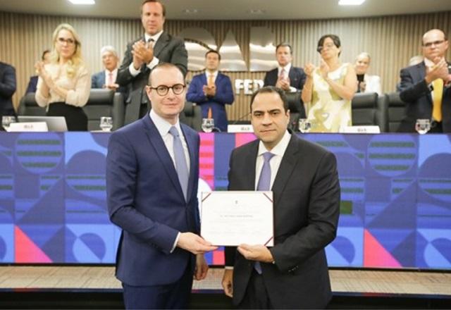 Zanin ao lado de Simonetti, durante desagravo no CFOAB em fevereiro (Raul Spinassé)