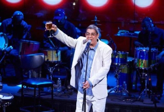 Zeca Pagodinho é internado com covid-19 Zeca Pagodinho é internado com covid-19