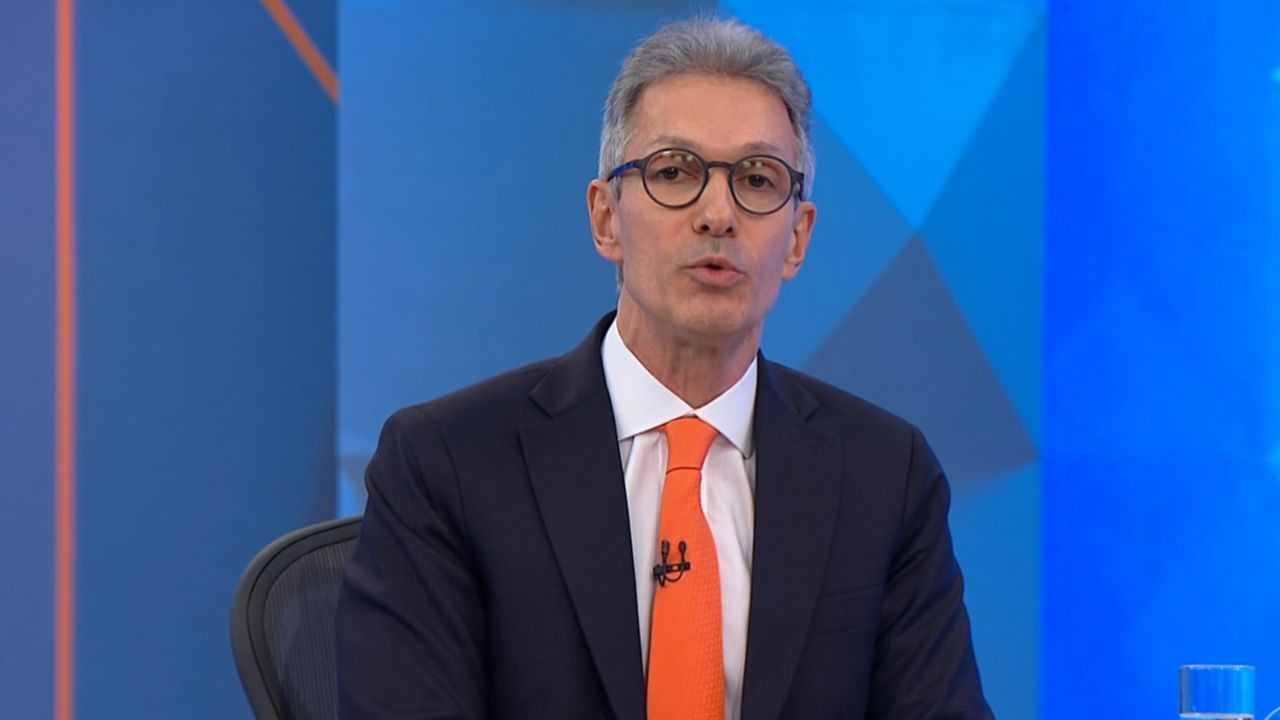 Zema volta atrás sobre aumentar tempo para aposentadoria Zema volta atrás sobre aumentar tempo para aposentadoria