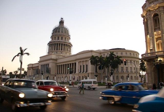 a imagem mostra o prédio do Capitólio de Cuba