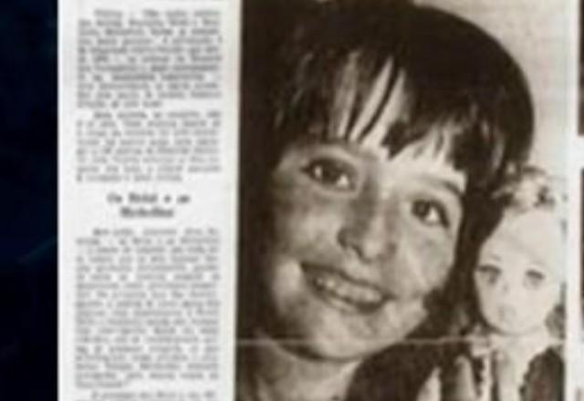 a imagem mostra um jornal que relatou o caso da menina Araceli