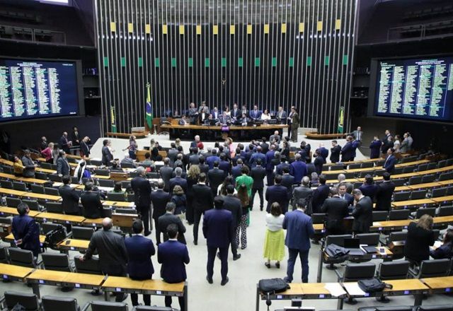 As deputadas federais Fernanda Melchionna (Psol-RS) e Sâmia Bomfim (Psol-SP) assinaram um requerimento para a devolução do chamado PL do estupro ao autor | Mário Agra/Câmara dos Deputados