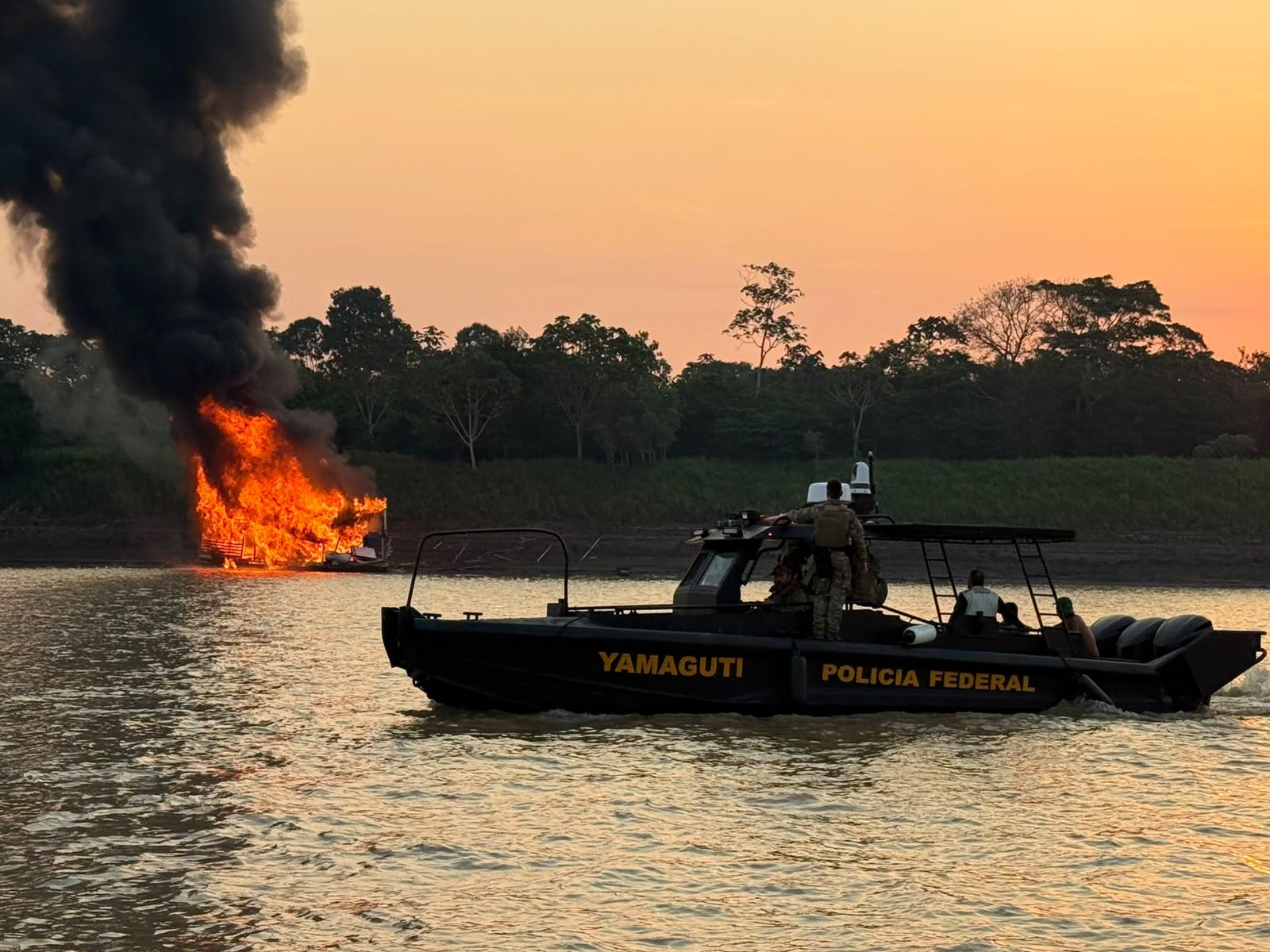 Imagem da notícia: PF e Ibama fazem operação contra garimpo ilegal no Amazonas Imagem da notícia: PF e Ibama fazem operação contra garimpo ilegal no Amazonas