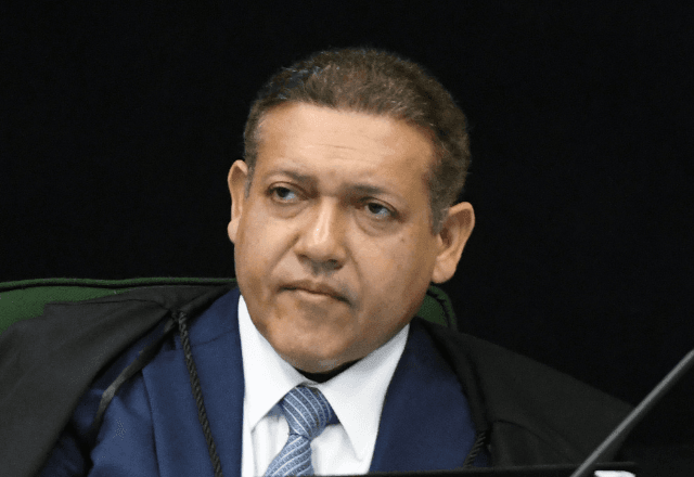 Nunes Marques toma posse como presidente do TSE