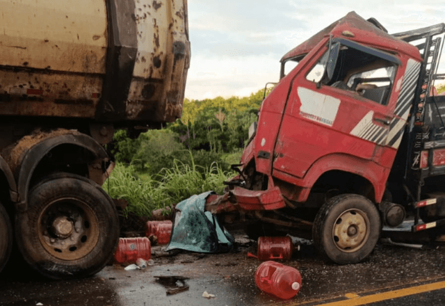 Acidente na GO-219 entre Guapó e Aragoiânia deixa quatro mortos e feridos | Foto: reprodução/SBT