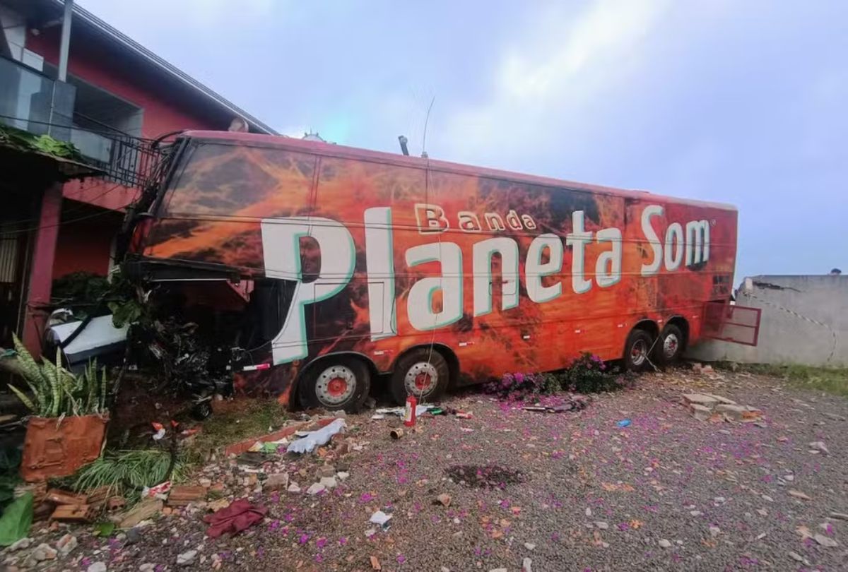 Motorista morre em acidente com ônibus de banda | Divulgação/PRE