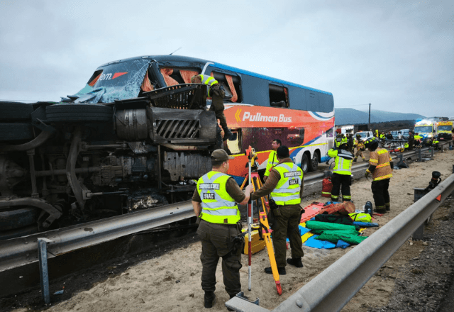 Acidente entre quatro ônibus deixa pelo menos seis mortos no Chile