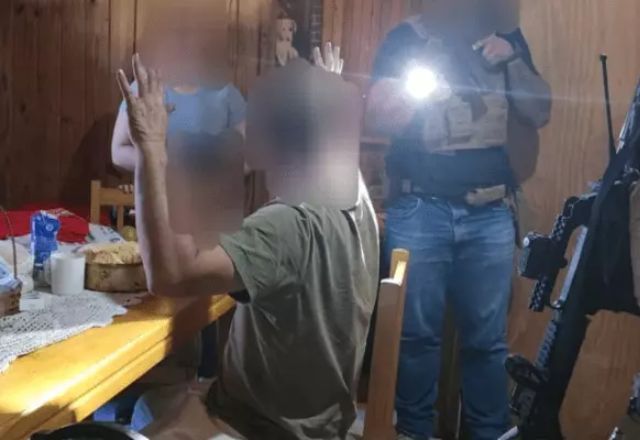 Suspeito, de 42 anos, foi preso em flagrante | Reprodução/Polícia Civil de Santa Catarina