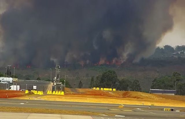 Cortina de fumaça impediu funcionamento de uma pista de pouso e decolagem | Divulgação/CBMDF