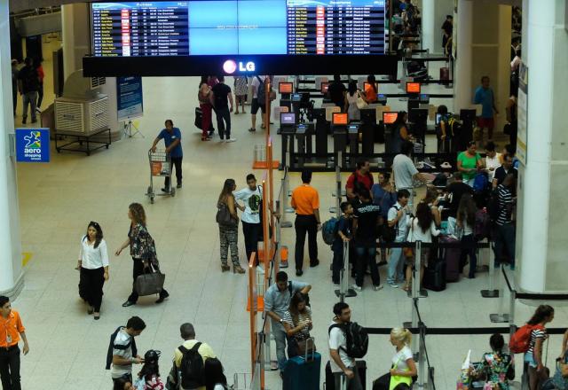 Paes consegue aval de Lula e vai alterar voos no aeroporto Santos Dumont Paes consegue aval de Lula e vai alterar voos no aeroporto Santos Dumont