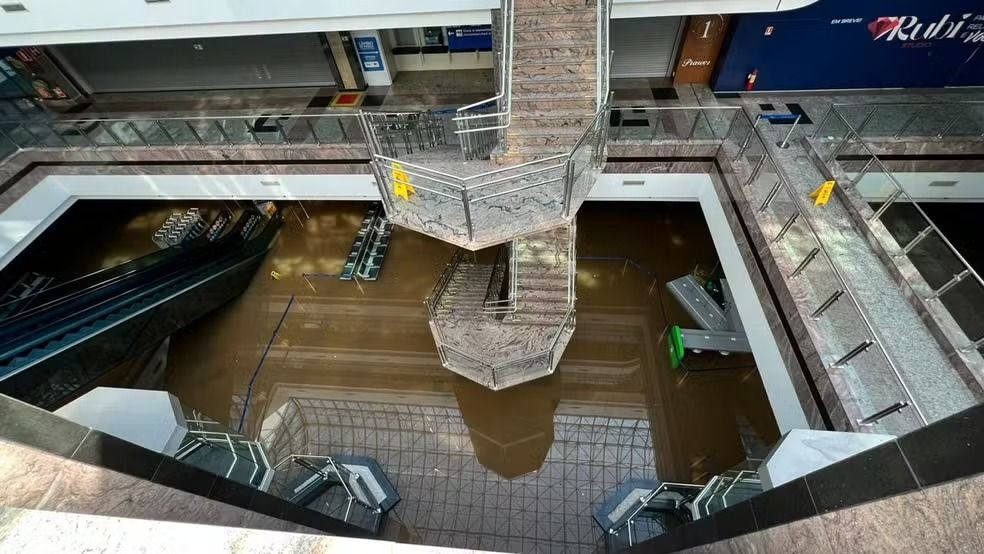Aeroporto Salgado Filho, em Porto Alegre, alagado. | Fraport