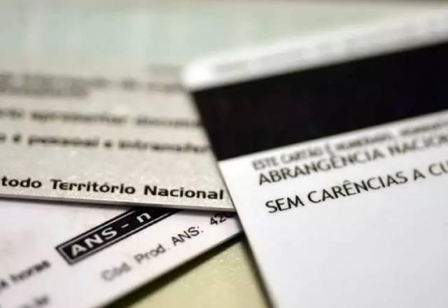 cartoes plano de saúde/agência brasil