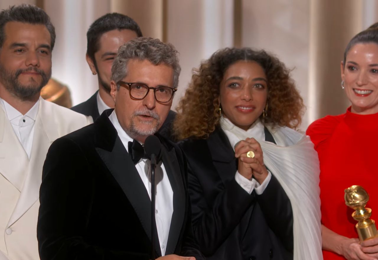 Kleber Mendonça Filho discursa ao receber prêmio de "Melhor Filme em Língua Não Inglesa" por "O Agente Secreto" | Reprodução
