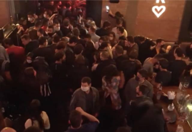 aglomeração em festa clandestina em São Paulo