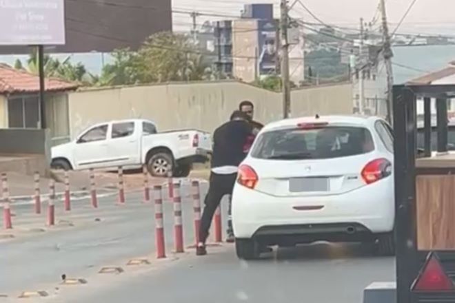 Segundo relatos, os dois teriam discutido no trânsito, o que motivou a agressão | Reprodução 