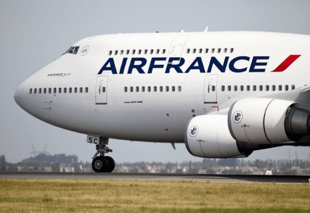 Tribunal de Paris condena Airbus e Air France por queda do voo Rio-Paris em 2009 Tribunal de Paris condena Airbus e Air France por queda do voo Rio-Paris em 2009