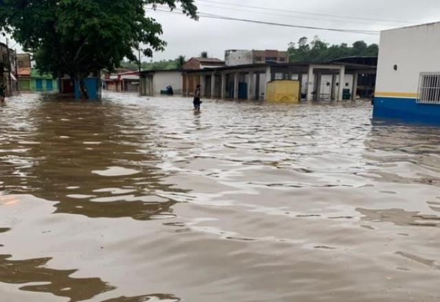 alagamento em cidade da bahia