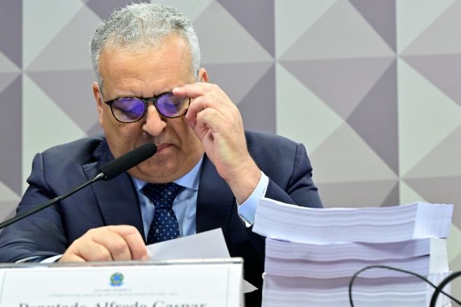 O deputado Alfredo Gaspar durante leitura de seu relatório da CPMI do INSS | Geraldo Magela/Agência Senado