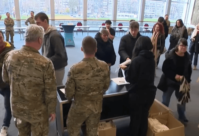 França e Alemanha ampliam serviço militar em meio à tensão com Rússia