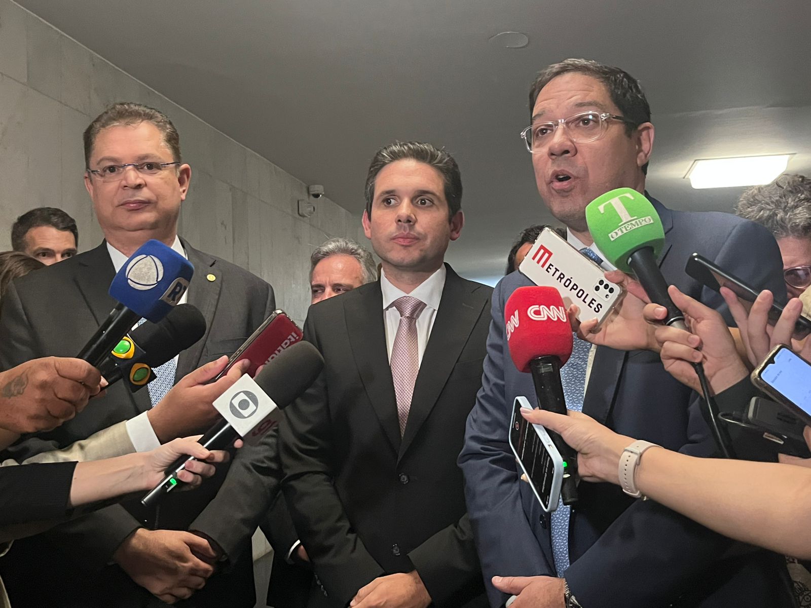 PL de Bolsonaro racha, mas confirma apoio a Hugo Motta na disputa pela presidência da Câmara