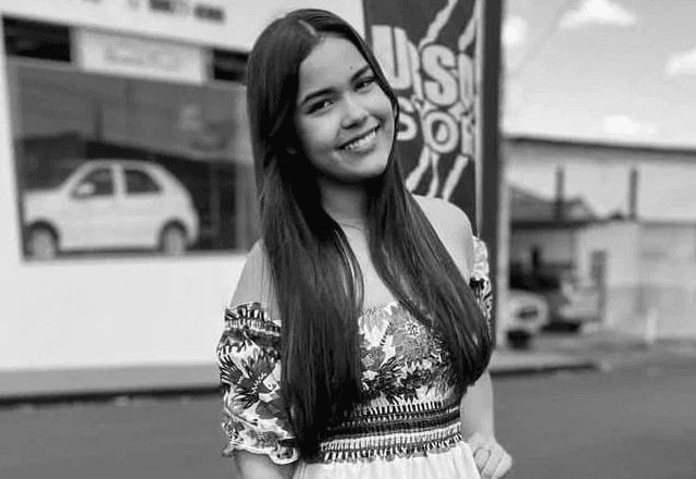Adolescente morre em acidente de carro na saída da própria festa de formatura