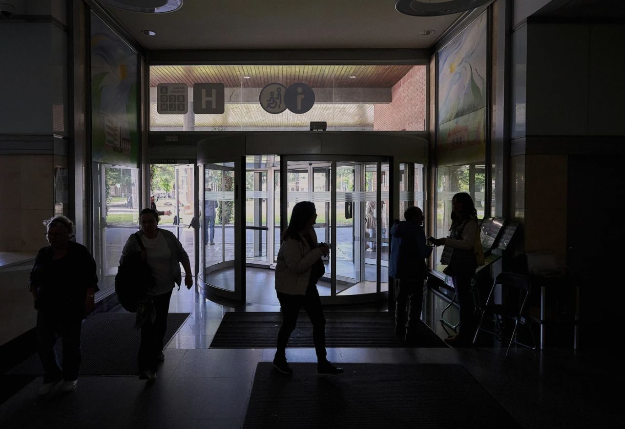 Hospital de Pamplona, no norte da Espanha, sofre com apagão | Miguel Oses/AP