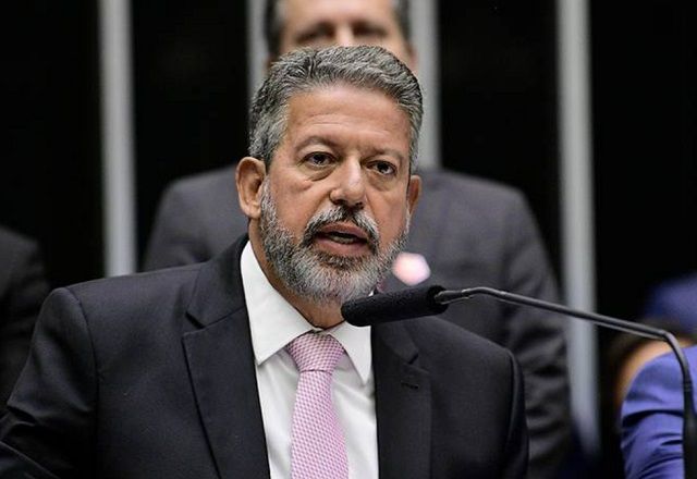 Arthur Lira critica Alexandre Padilha