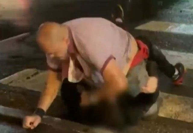 Filho de Maguila agredindo ambulante | Reprodução/Tá na Hora
