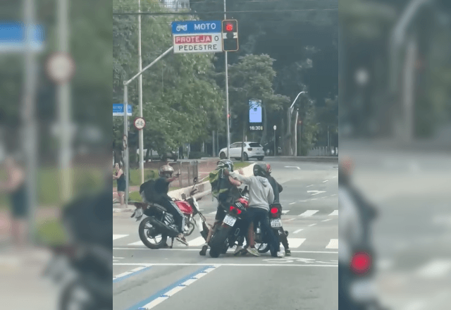 Criminosos roubam motoqueiro na Avenida Faria Lima | Reprodução/Redes sociais