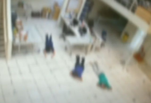 Criminosos fazem 10 reféns em agência prestadora de serviços aos Correios