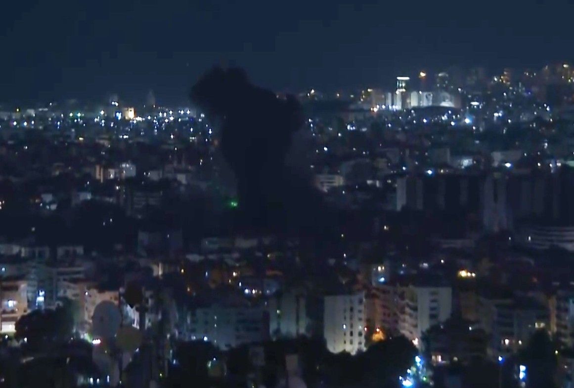 Exército de Israel bombardeia fábricas de drones do Hezbollah em Beirute