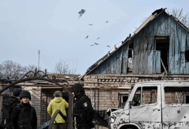 Local atingido por drone russo em Zaporizhzhia | Foto: reprodução/Reuters