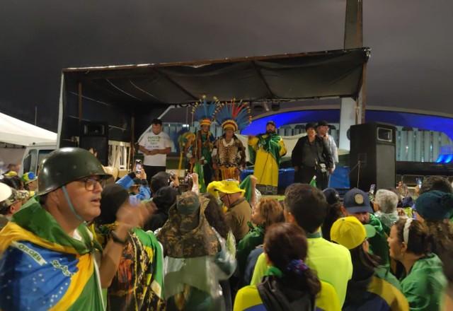 ato antidemocratico em frente ao qg do exercito